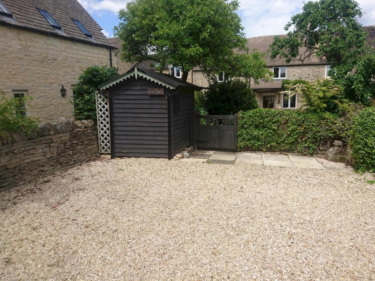 Pass The Keys The Pippins A Cotswold Cottage And Garden Parking Stow-on-the-Wold Exterior photo